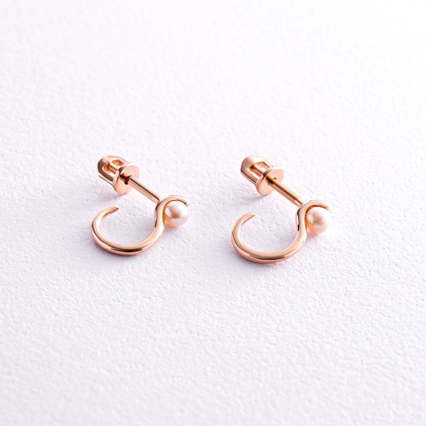 Rose gold earrings - Lightweight and comfortable pearl studs