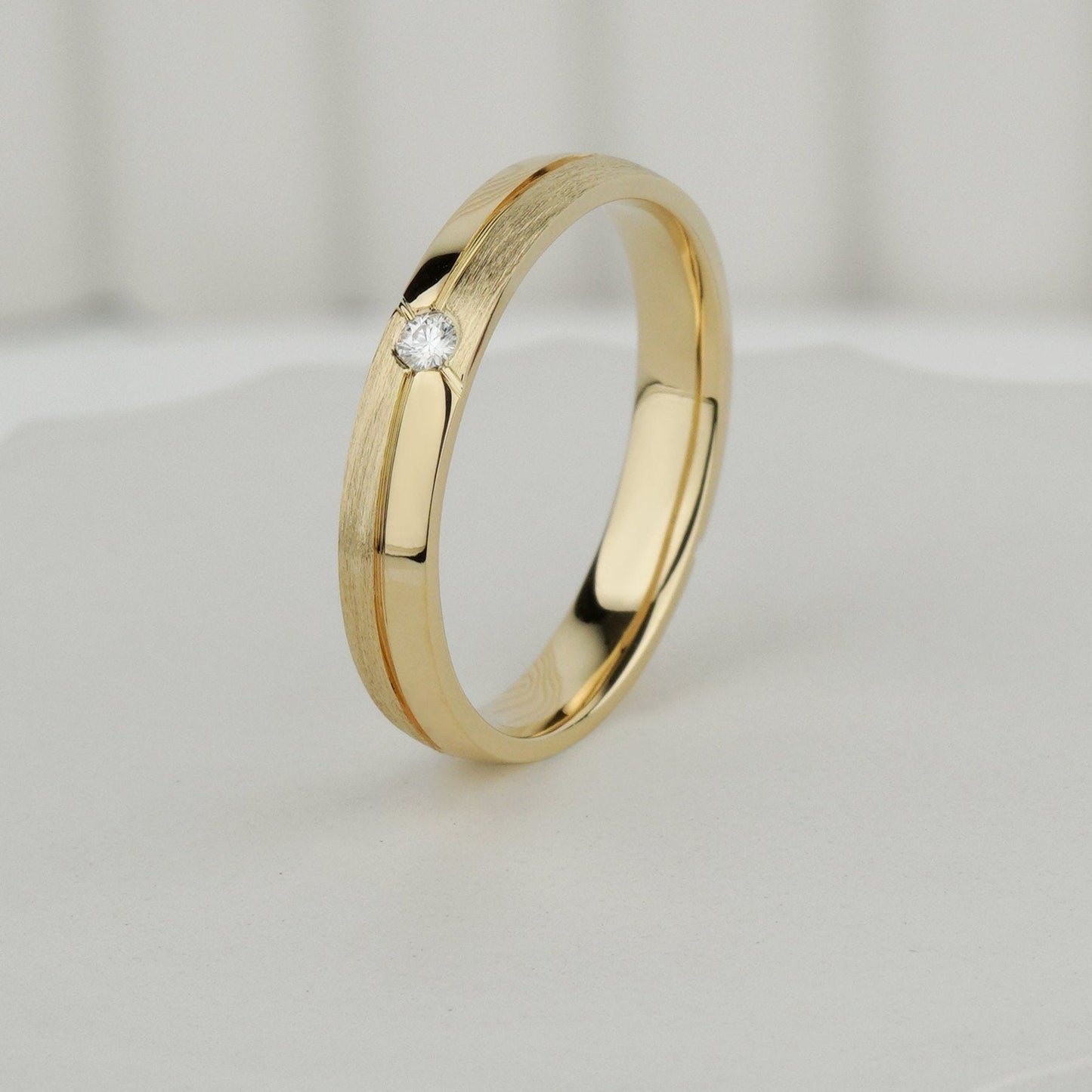 Couple wedding rings set with diamond - classic diamond band - classic wedding band - classic wedding bands - escorialjewelry