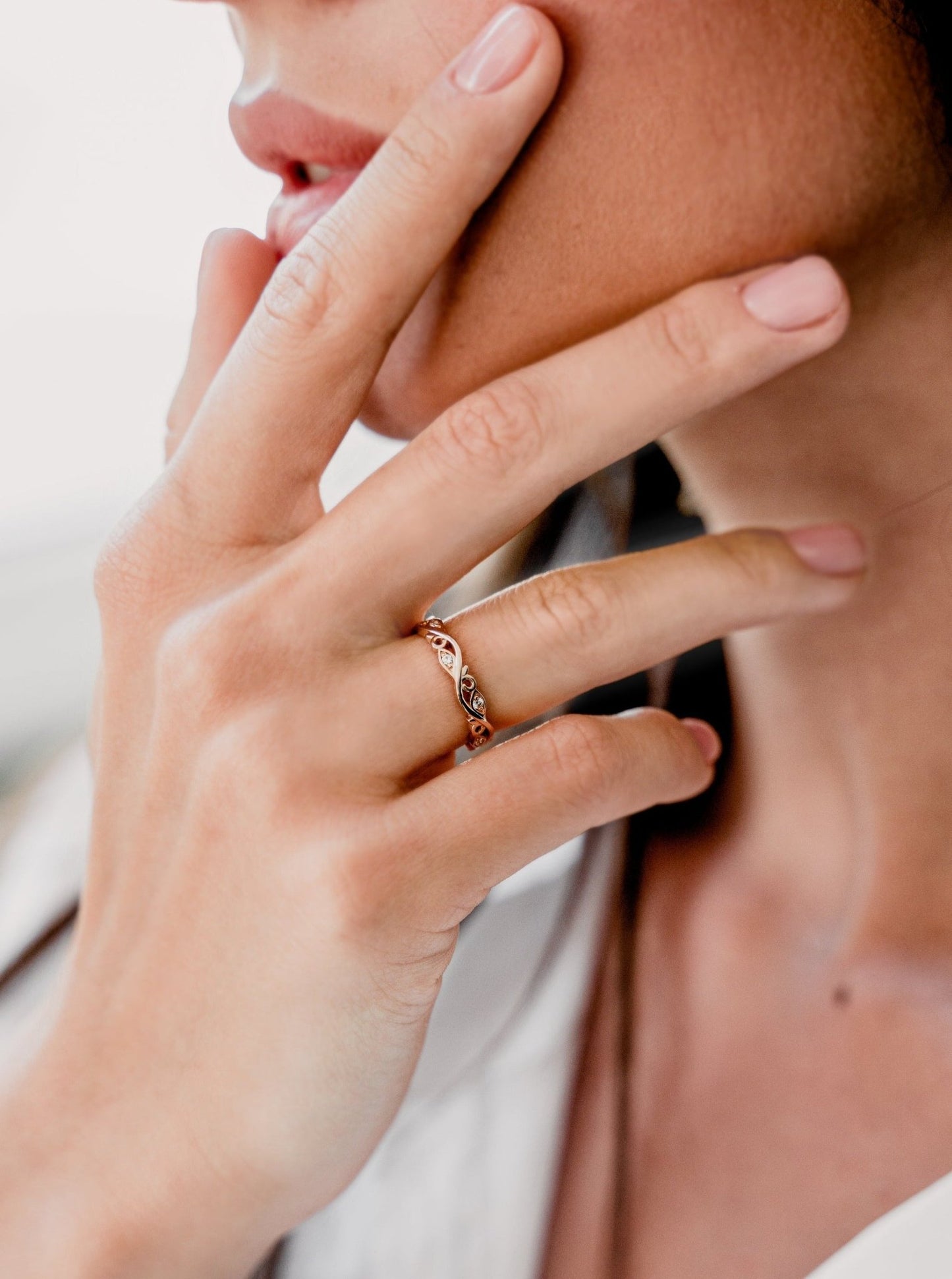 Dainity floral band - 14k gold band - 14k gold ring - boho - escorialjewelry