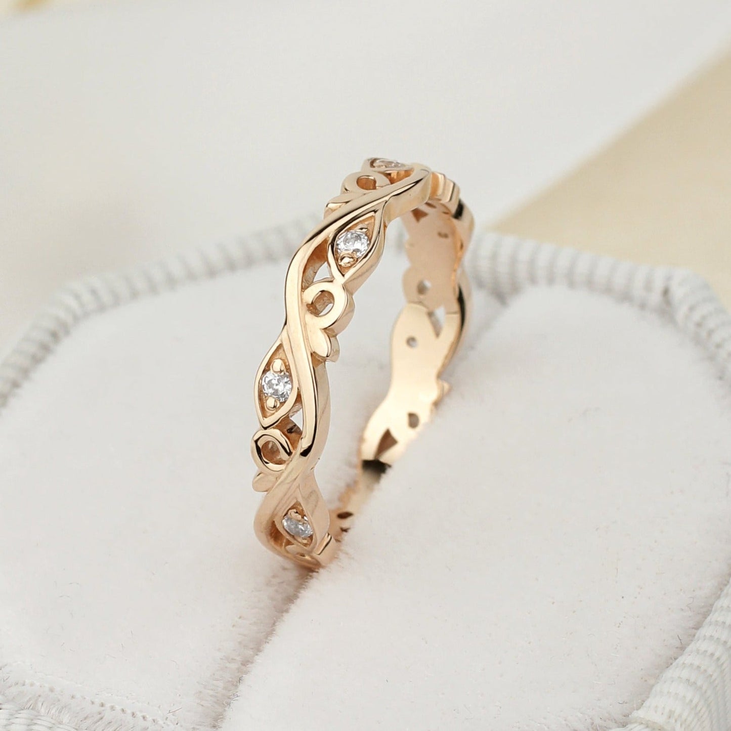 Dainity floral band - 14k gold band - 14k gold ring - boho - escorialjewelry