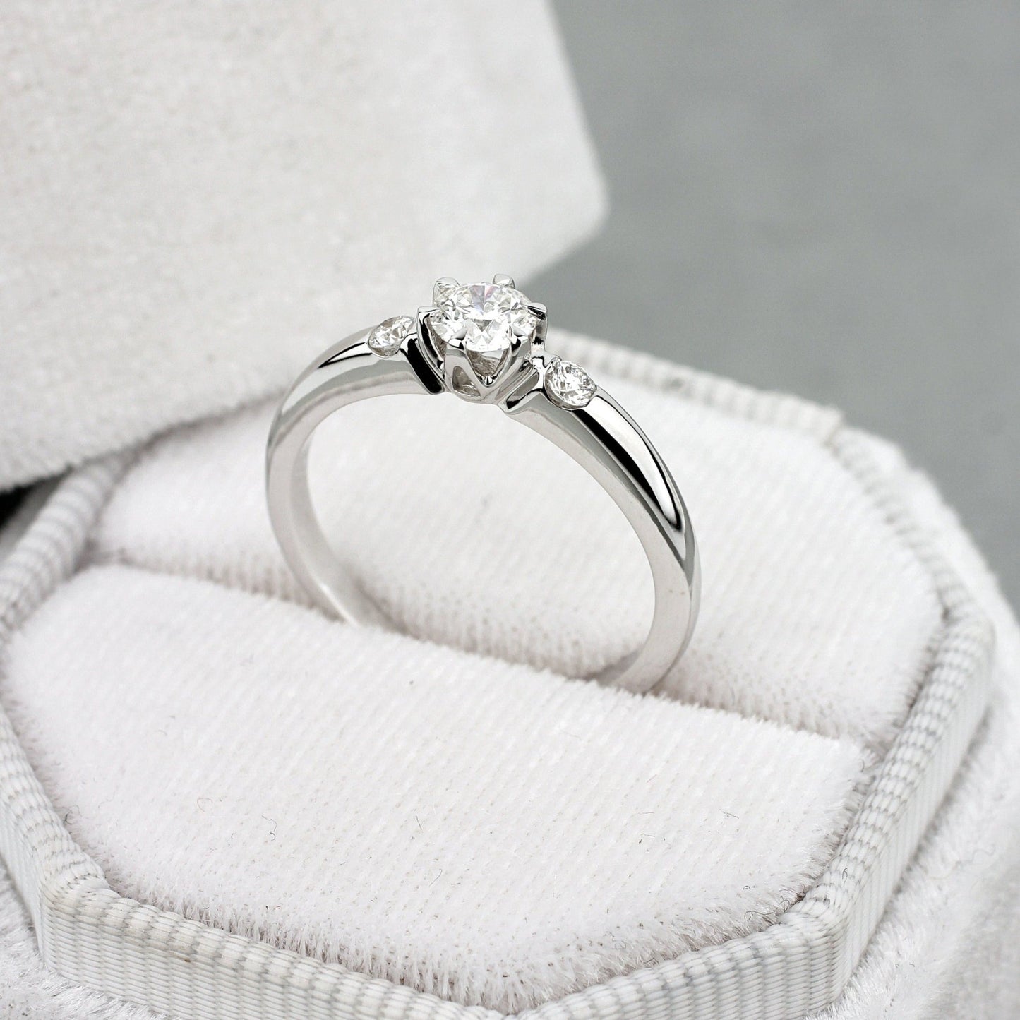 Diamond engagement ring - escorialjewelry