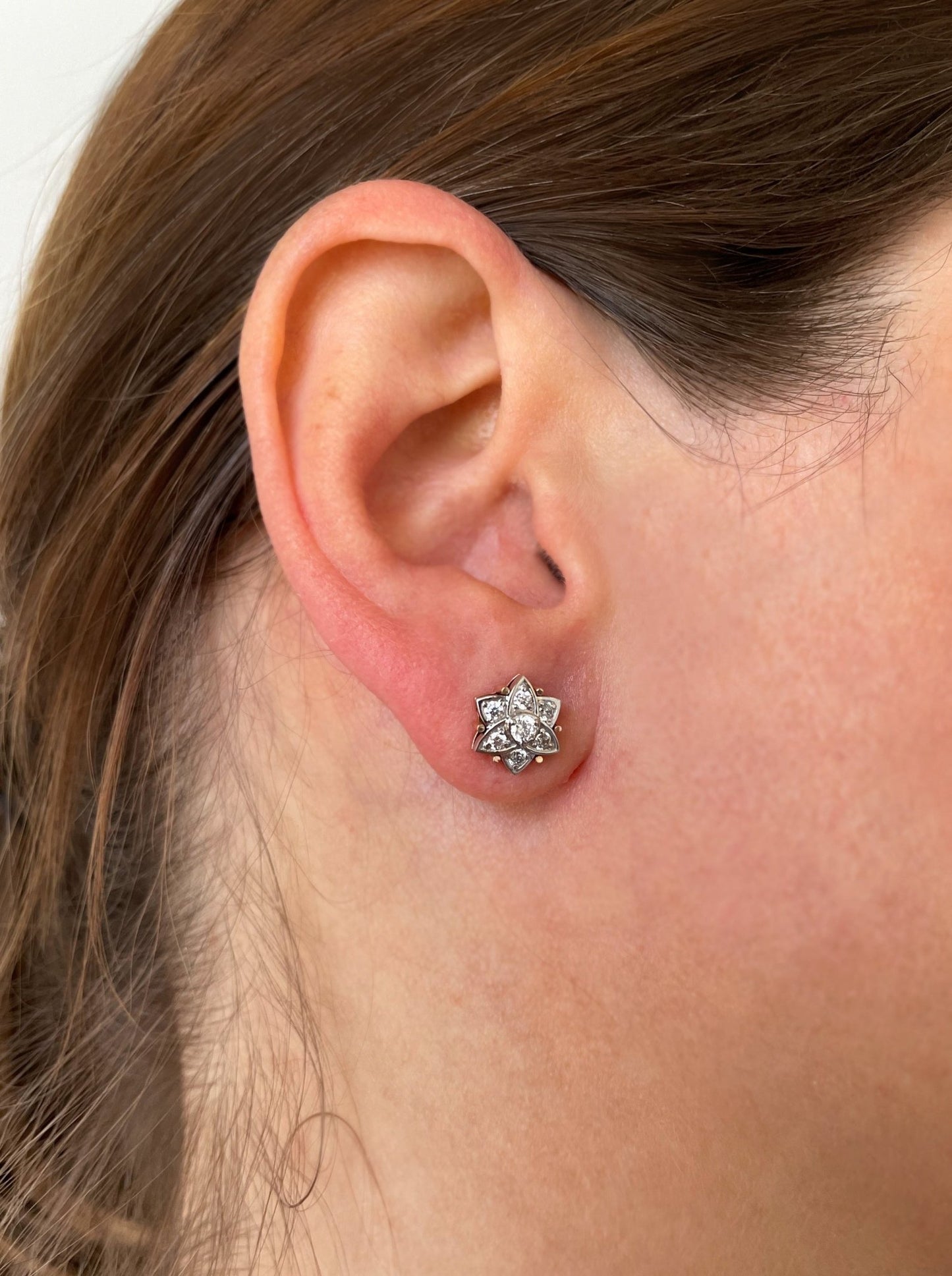 Gold flower earrings - diamond earrings - floral earrings - flower earrings - escorialjewelry