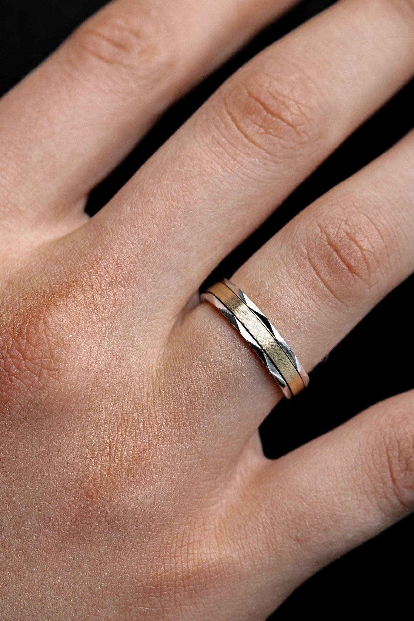 Matching wedding rings set with unique design - couple rings - couple rings set - couple wedding bands - escorialjewelry