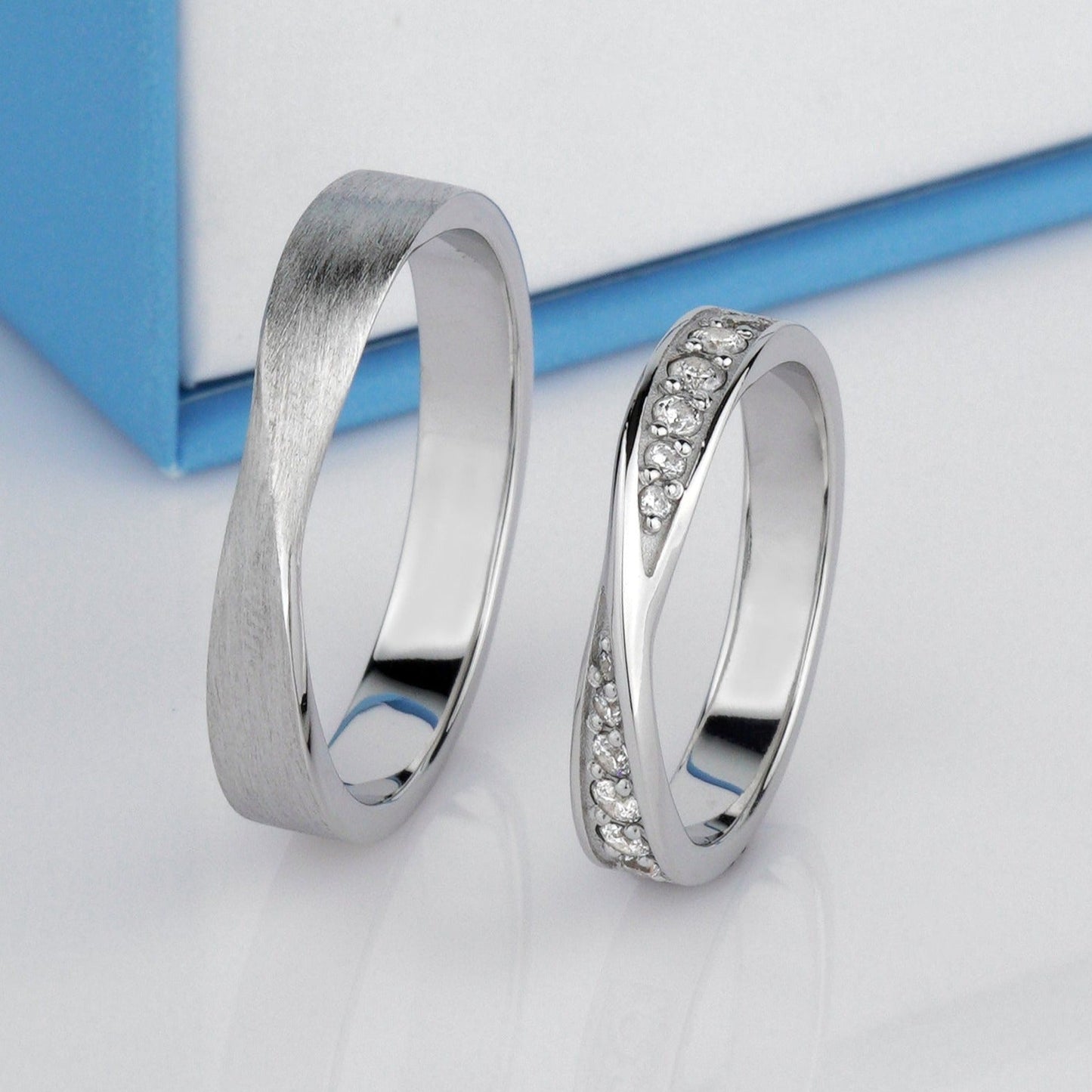 Mobius wedding rings with diamonds - couple rings - couple wedding bands - curved wedding bands - escorialjewelry