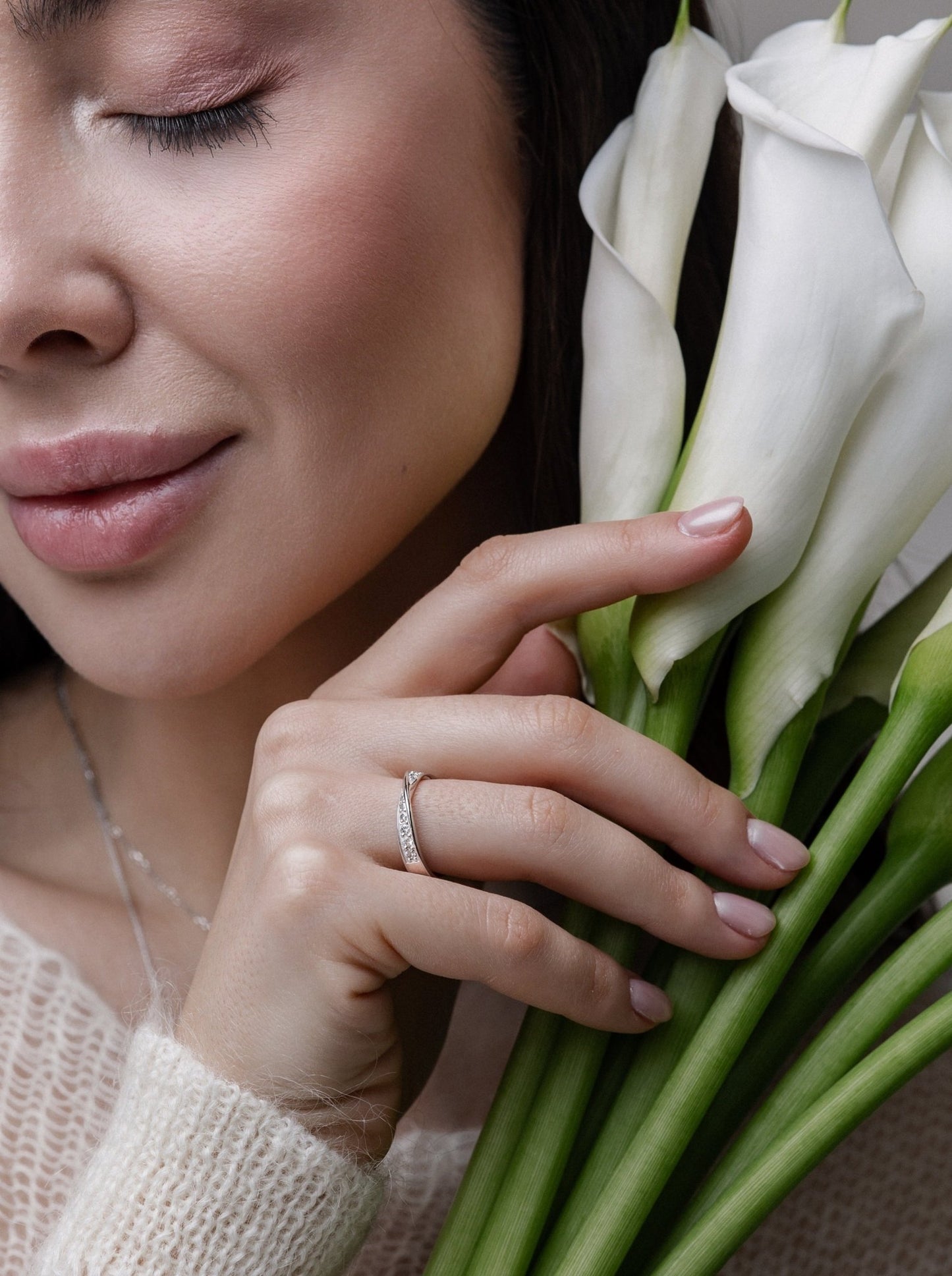 Mobius wedding rings with diamonds - couple rings - couple wedding bands - curved wedding bands - escorialjewelry