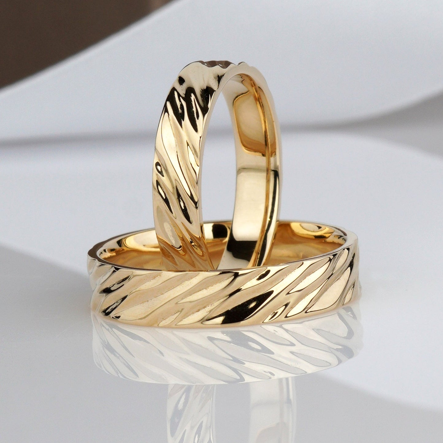 rustic wedding rings set