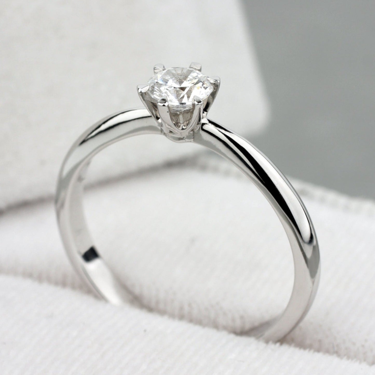 Solitaire diamond engagement ring - escorialjewelry