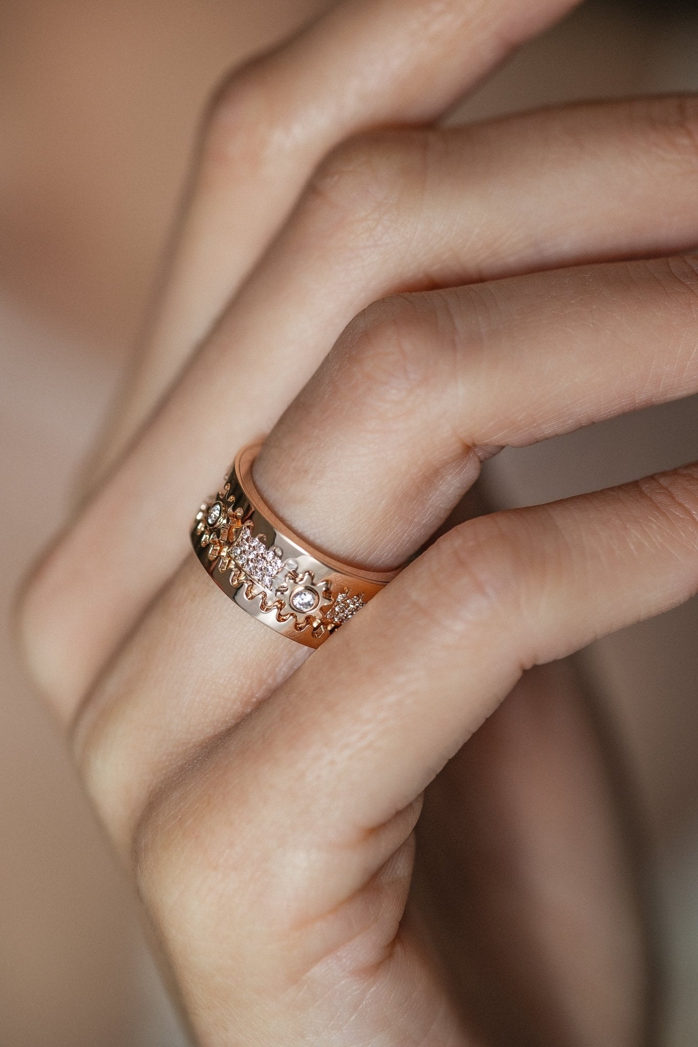 Unique gold spinner ring - 14k gold band - 14k gold ring - bridal ring - escorialjewelry