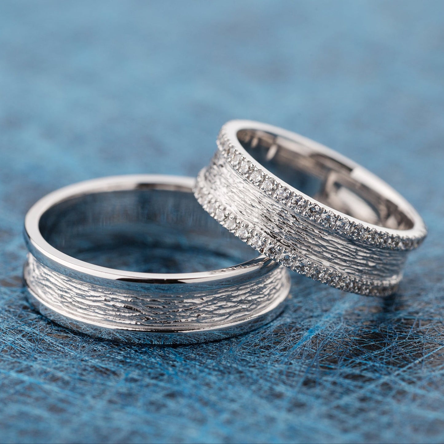 Wedding rings with texture and diamonds - couple rings - couple rings set - couple wedding bands - escorialjewelry