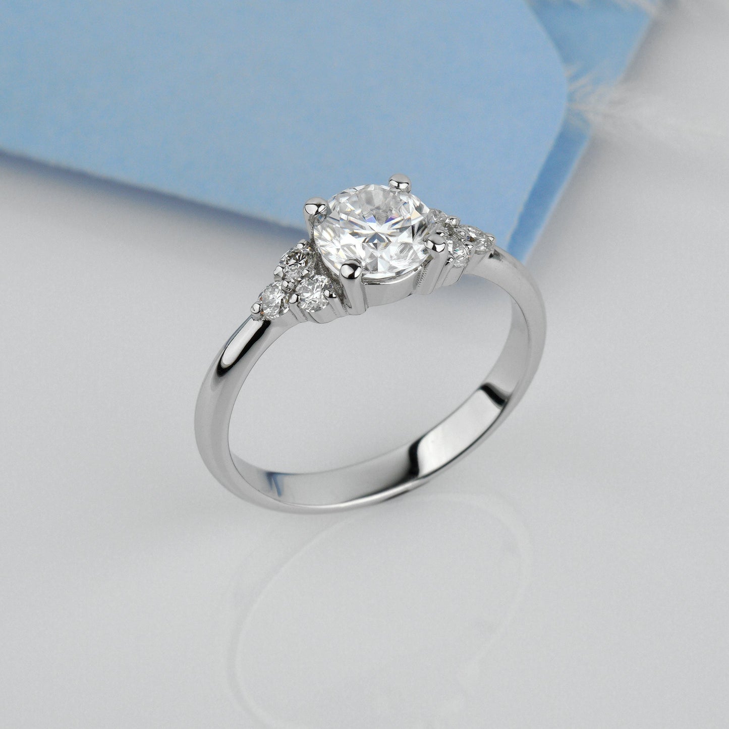 solid gold diamond engagemenr ring -round diamond engagemenr ring-0.18 ct side lab diamonds VVS2/D