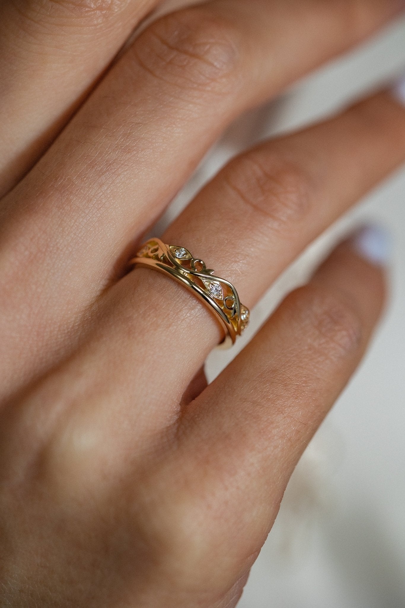 Women's floral wedding band - 14k gold band - 14k gold ring - boho - escorialjewelry