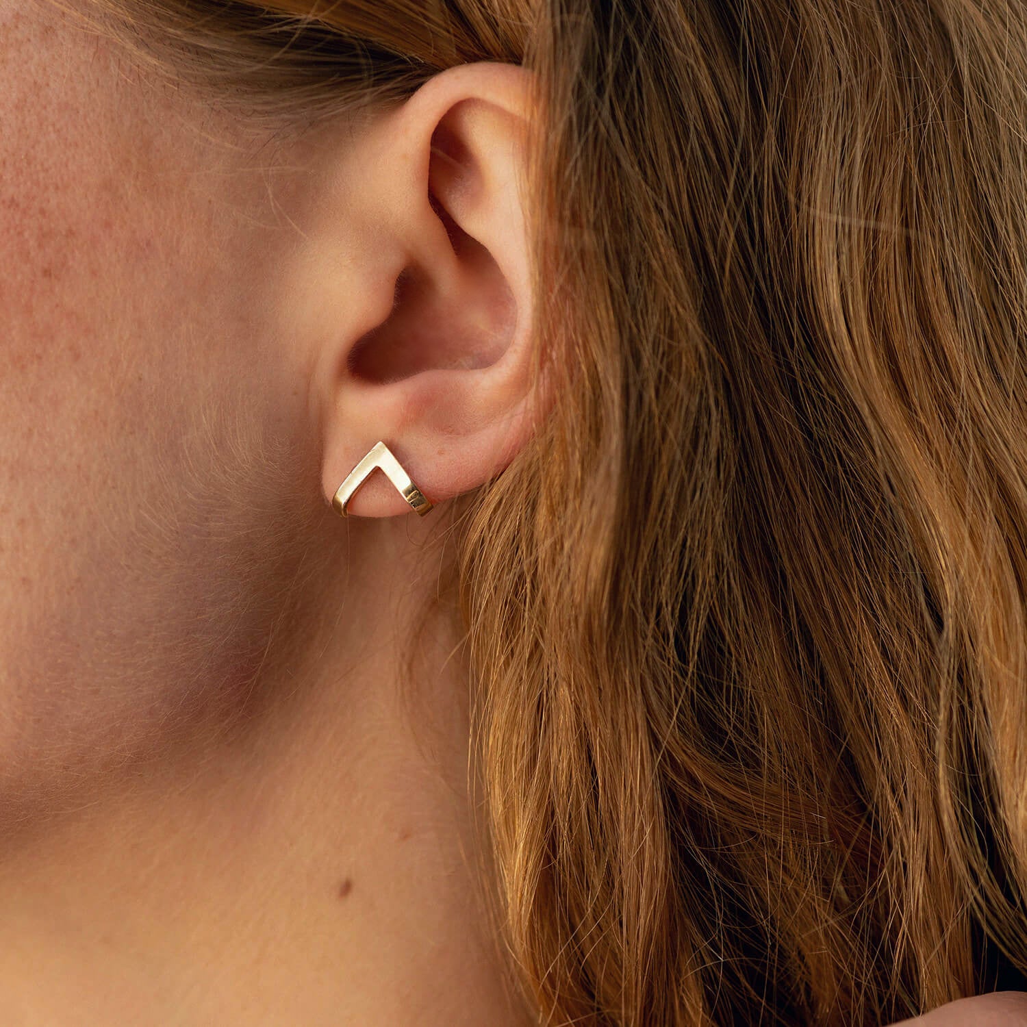 Everyday gold earrings- minimalist V Shaped Gold Studs-Earring size: 12*9 mm