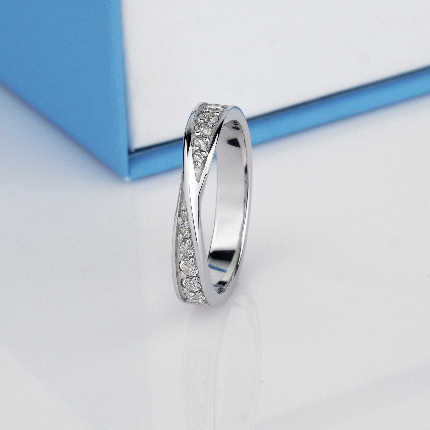 Unique wedding band-Möbius stripe band