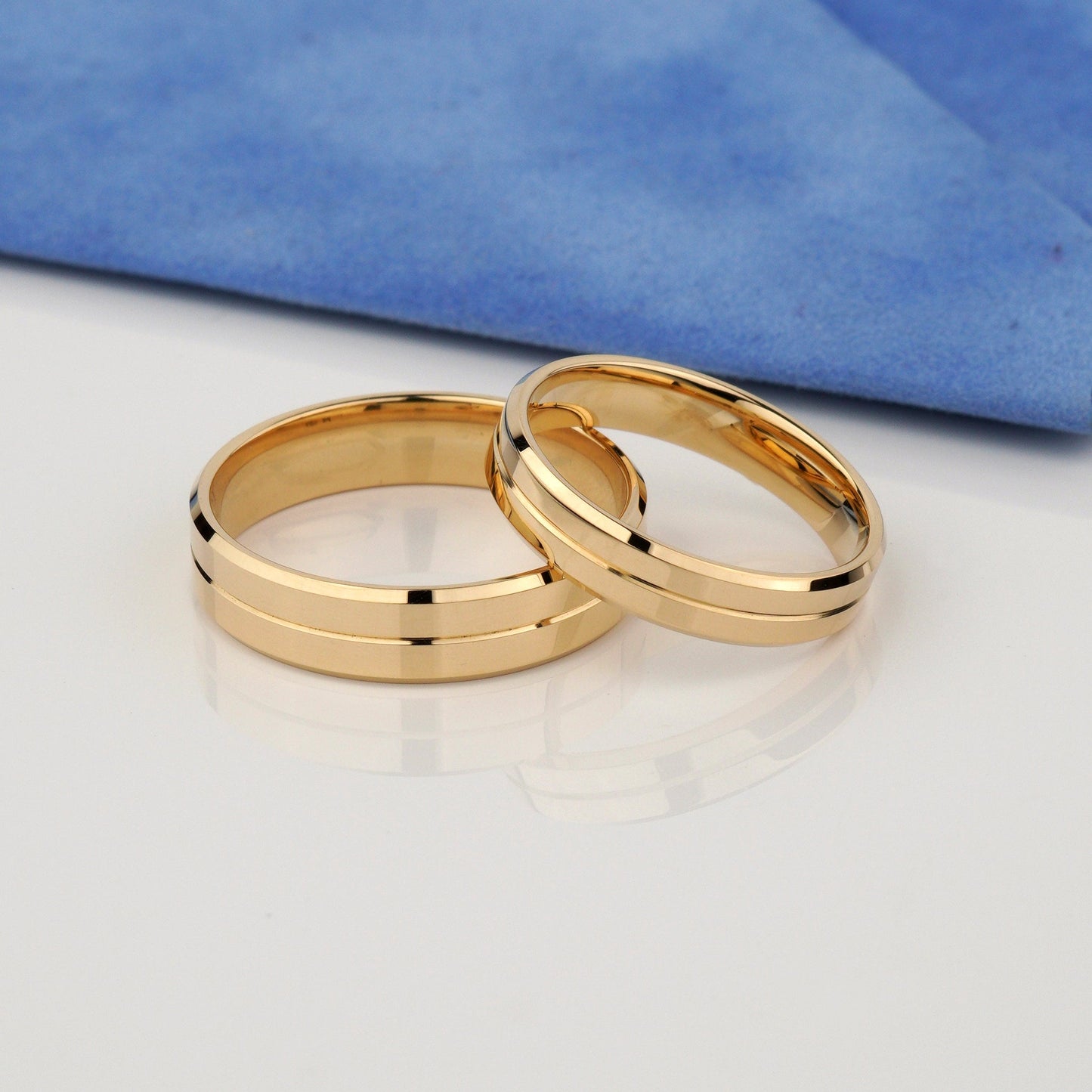 solid gold wedding bands set- clean, modern aesthetic-  thickness 1.3 mm