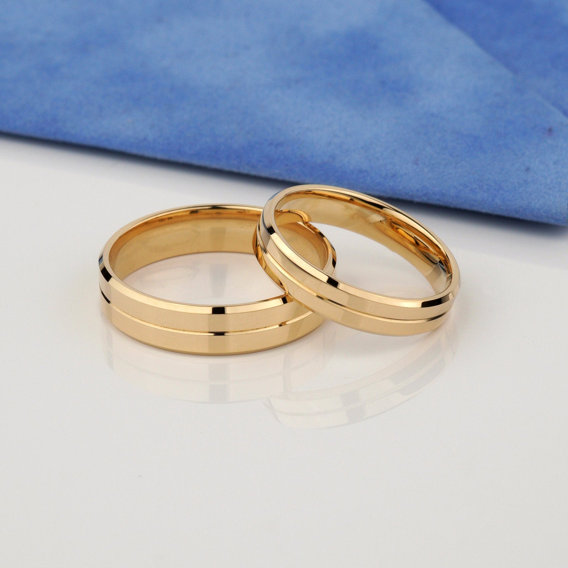 solid gold wedding bands set- clean, modern aesthetic-  thickness 1.3 mm