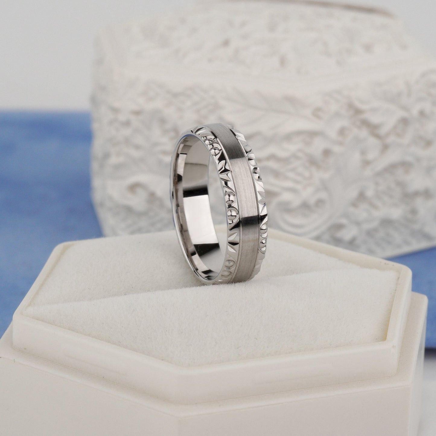Gold Wedding Bands with Diamond-Cut Edge-unique wedding rings