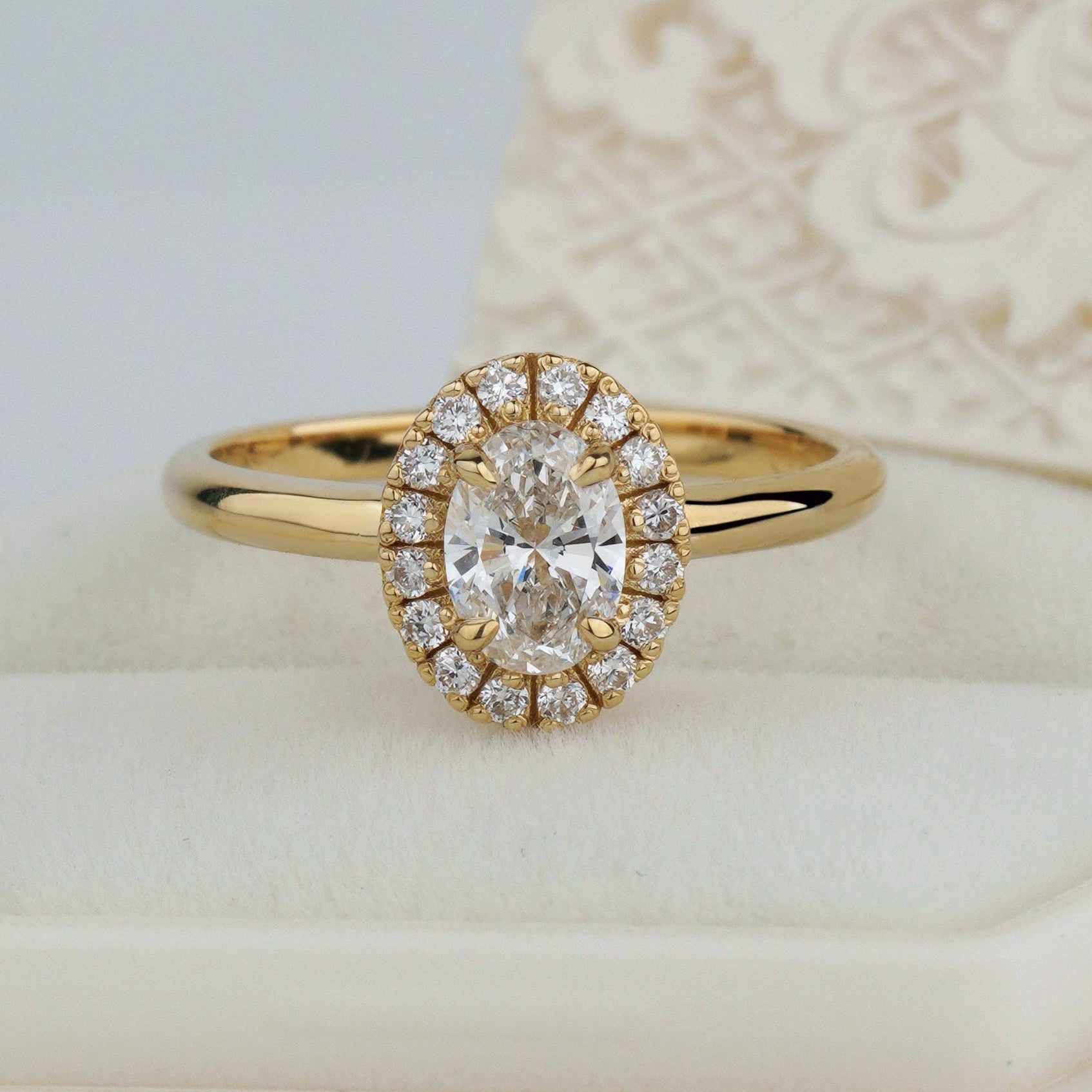 lab diamond engagement ring-center stone: 0.5 ct oval lab diamond VVS2/D
