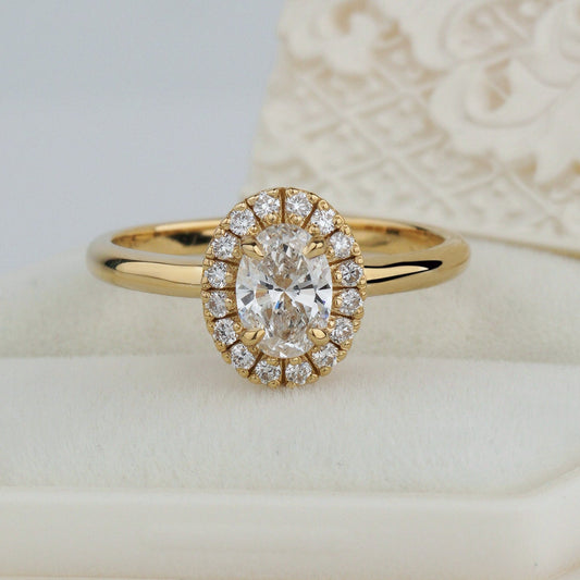 lab diamond engagement ring-center stone: 0.5 ct oval lab diamond VVS2/D
