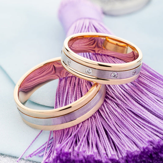 Couple wedding bands made of two colors of gold - escorialjewelry