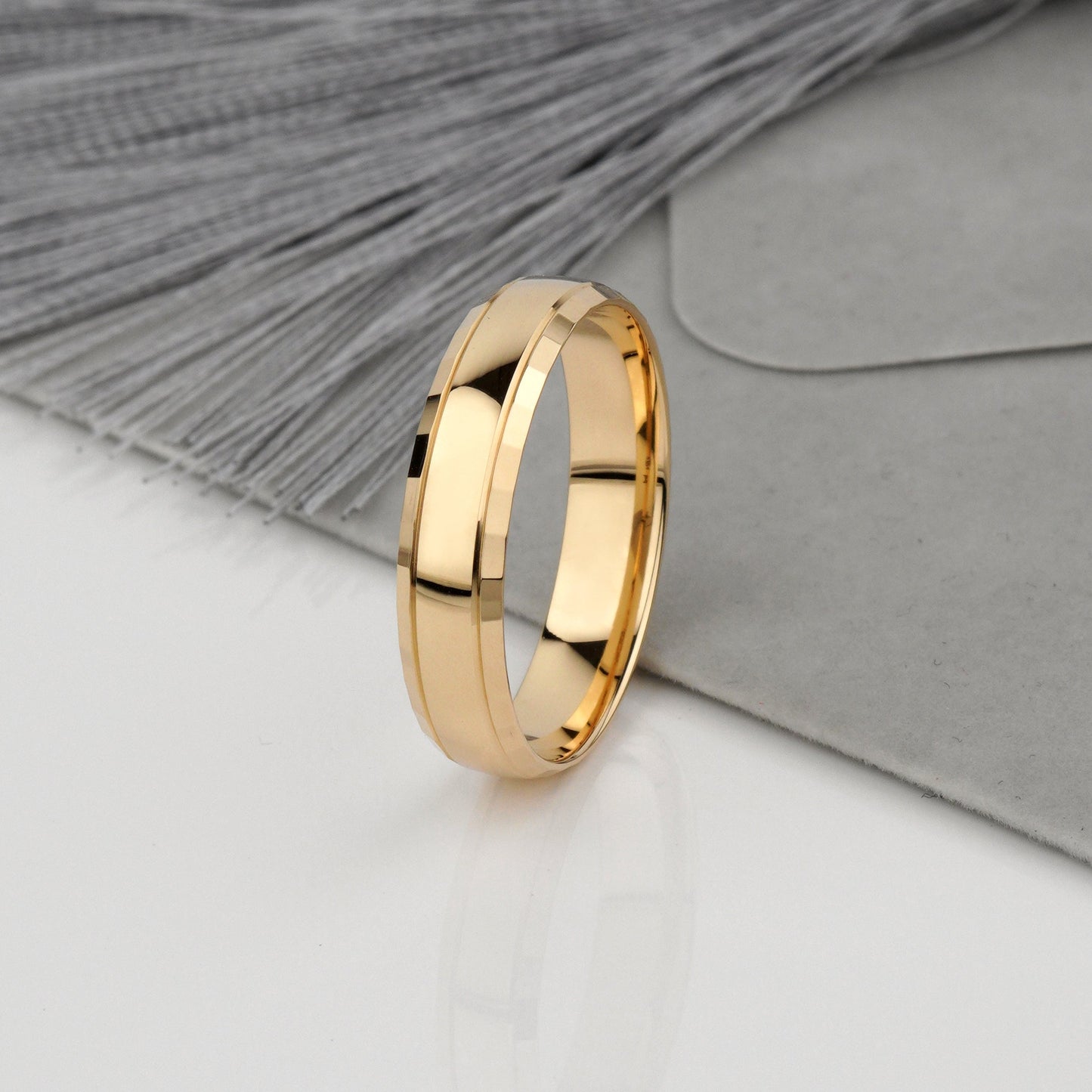 gold classic couple wedding rings set- her ring 4 mm wide- daily wearability