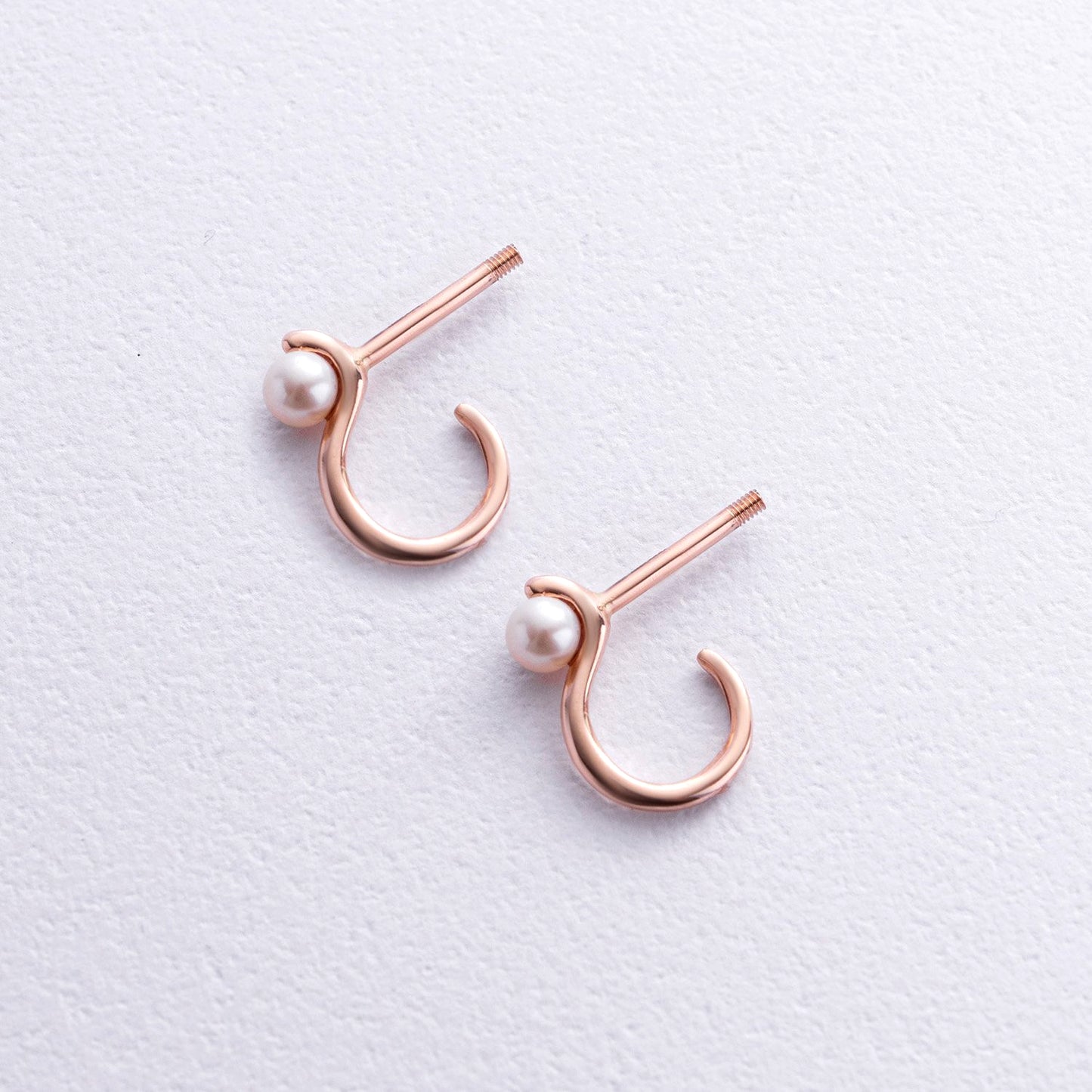Rose gold earrings with pearl bead- Lightweight and comfortable earrings