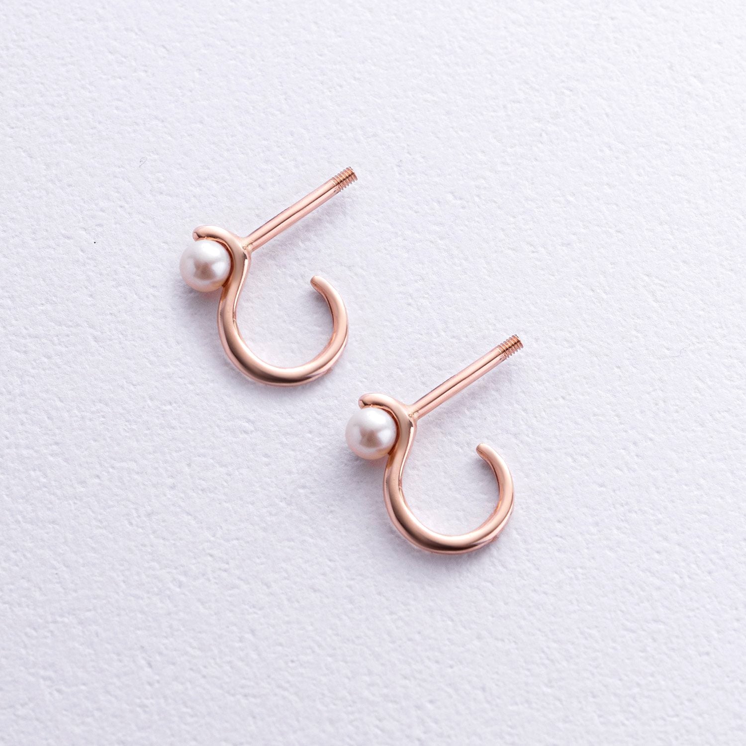 Rose gold earrings with pearl bead- Lightweight and comfortable earrings