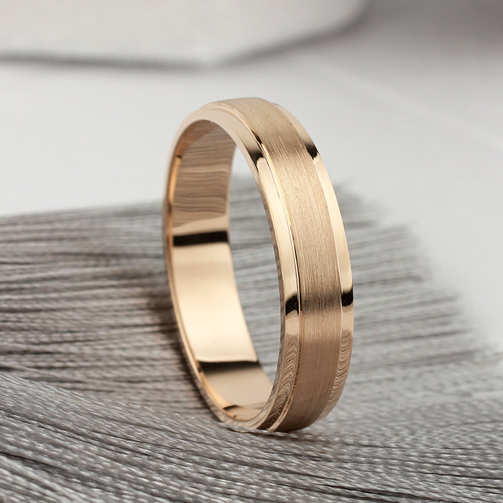 his-and-hers-wedding-bands-set-962285.jp