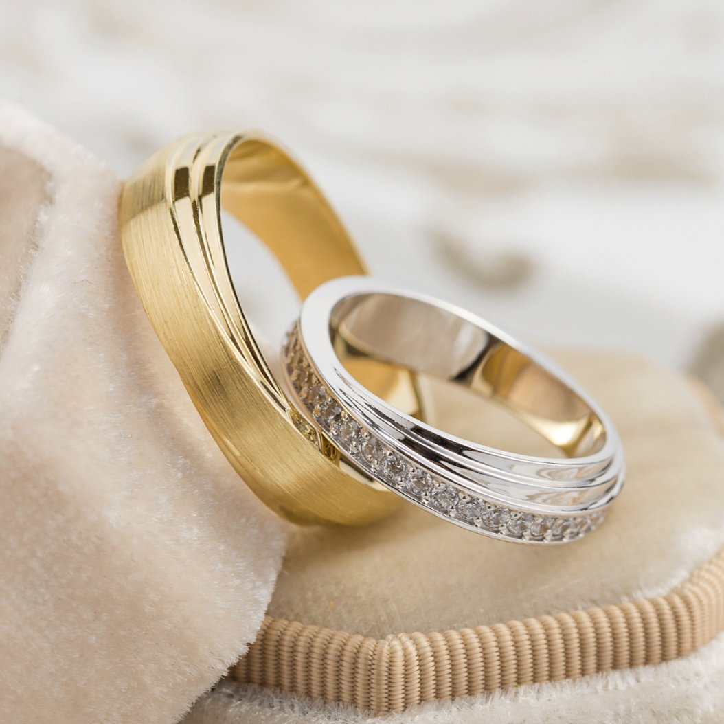 Matching wedding bands with unique design - couple rings - couple rings set - couple wedding bands - escorialjewelry