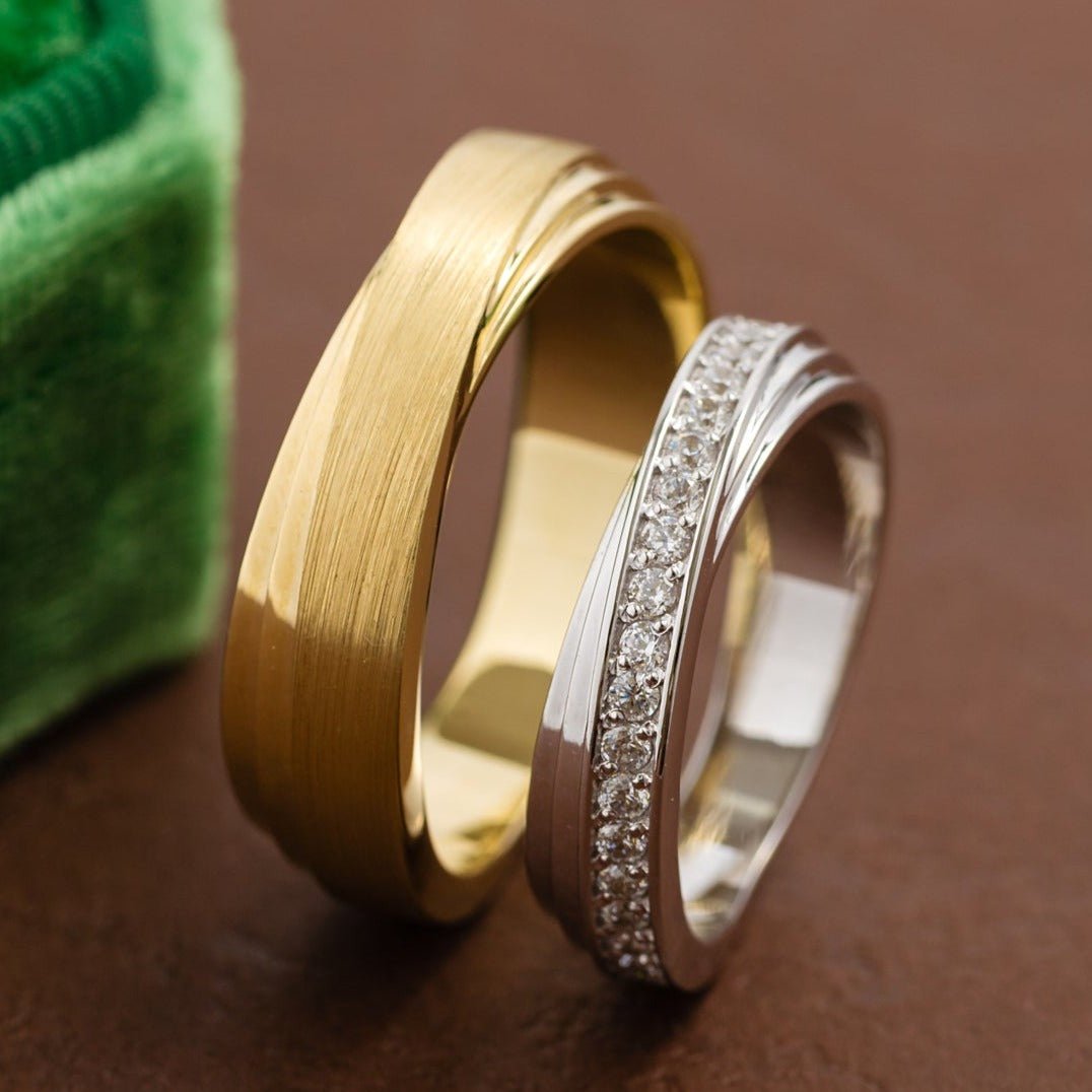 Matching wedding bands with unique design - couple rings - couple rings set - couple wedding bands - escorialjewelry