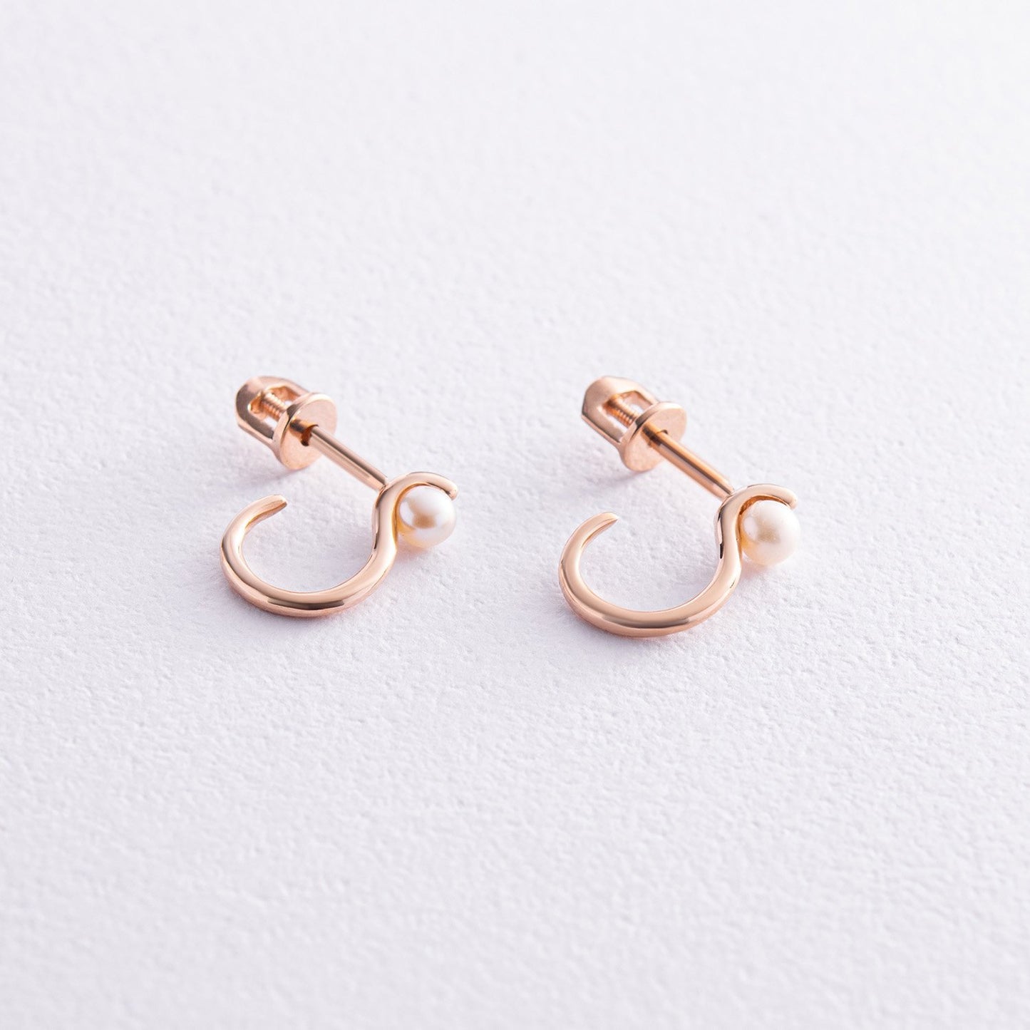 Rose gold earrings with pearl accents- Weight: 1.7-1.8 g-Dainty Everyday earrings