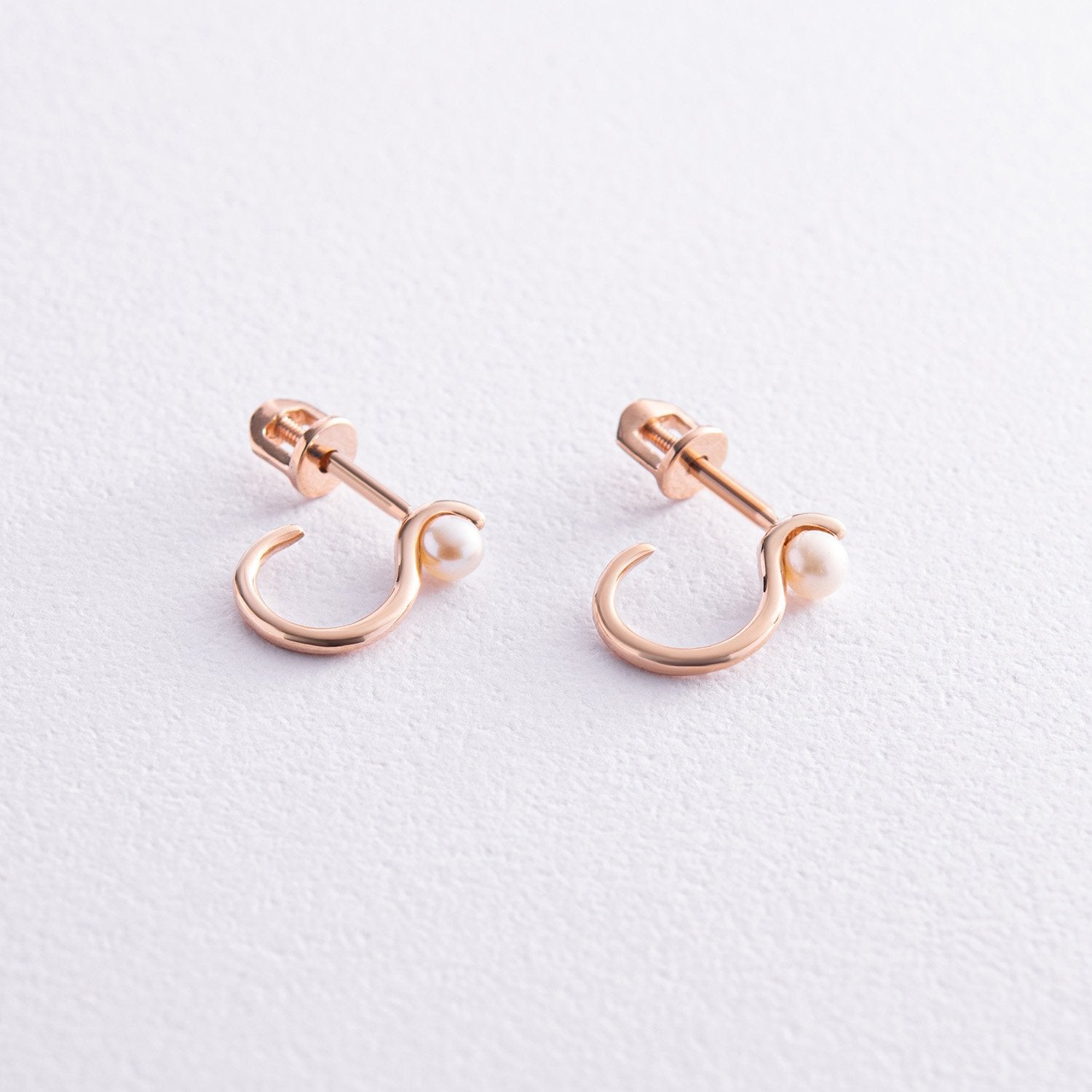 Rose gold earrings with pearl accents- Weight: 1.7-1.8 g-Dainty Everyday earrings