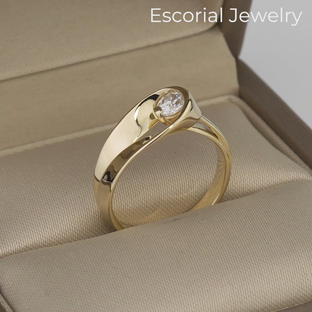 Unique womens ring