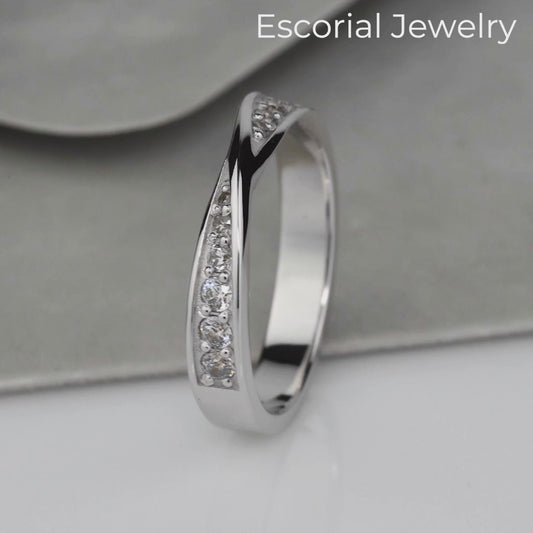 Mobius wedding band-Mobius band with diamonds-moisanite 0.22ct VVS/D