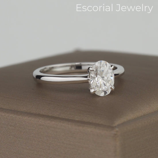 oval stone engagement ring 