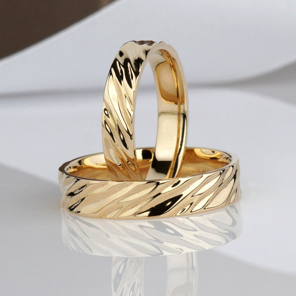 Wedding rings set with texture – escorialjewelry