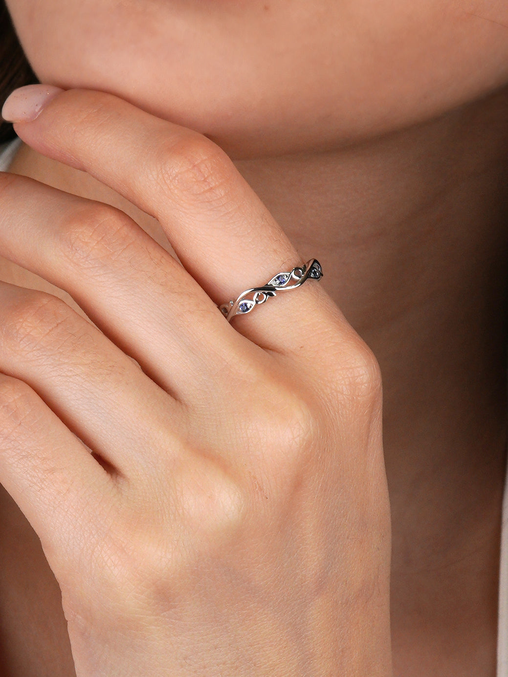 Dainity floral band with sapphires