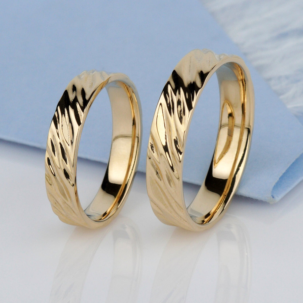 Wedding rings set with texture – escorialjewelry