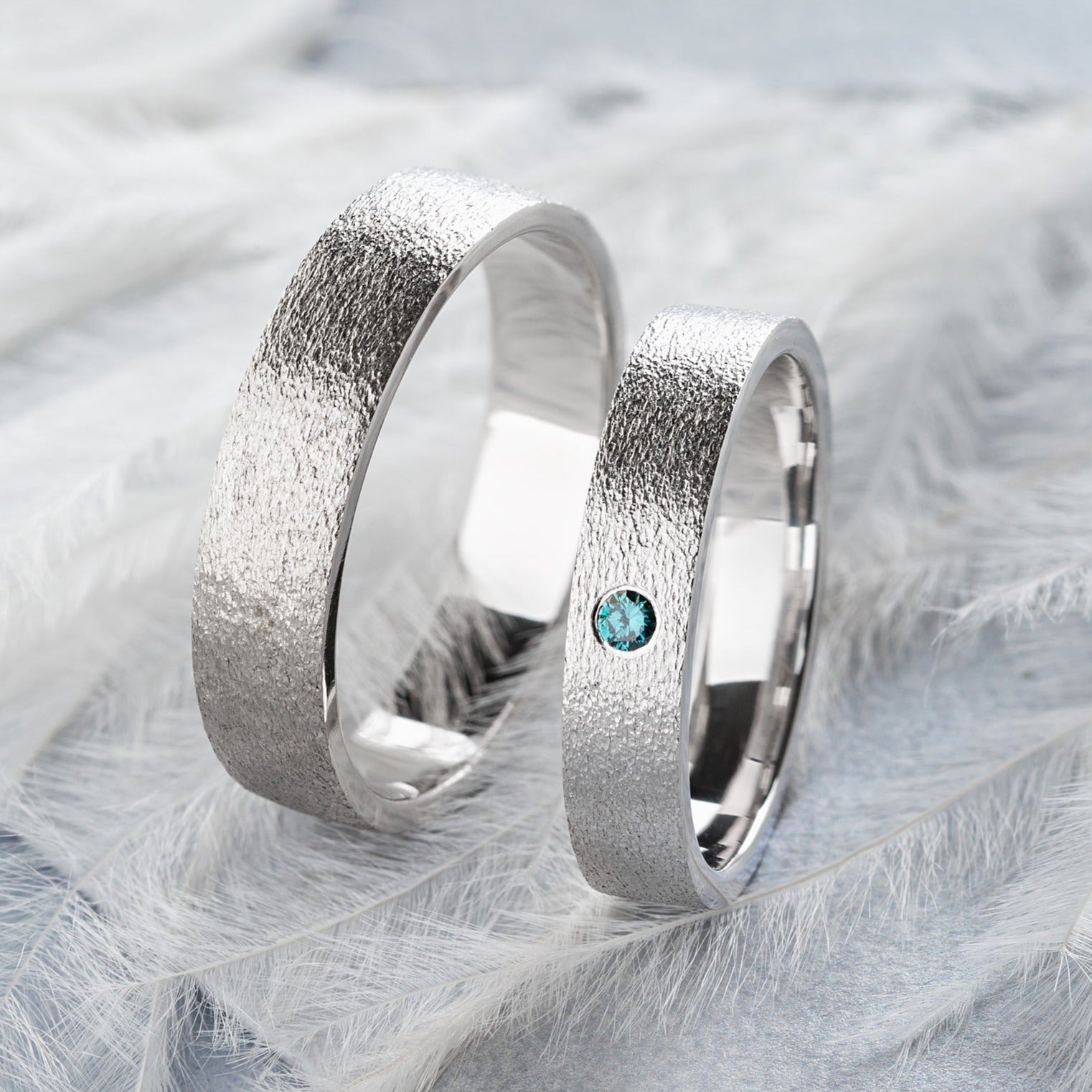 Textured wedding bands with blue diamond - blue diamond ring - braided wedding bands - couple rings - escorialjewelry