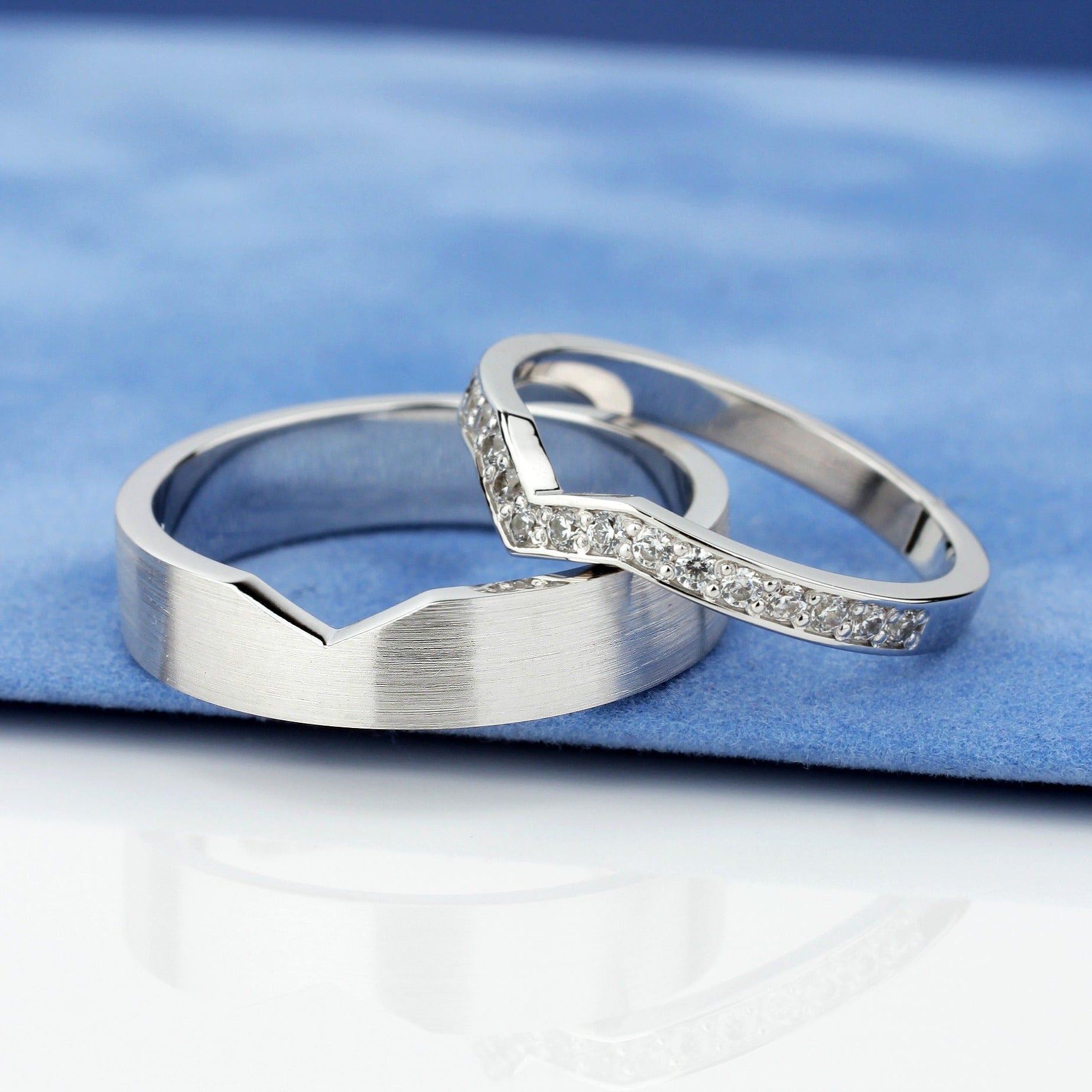 Unique matching wedding bands - couple rings - couple wedding bands - curved wedding bands - escorialjewelry