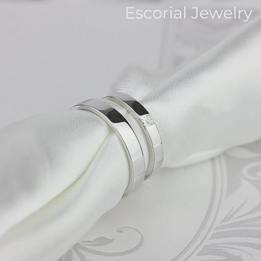 Plain gold wedding bands with princess cut diamond. Couple wedding rings set. Siimple wedding bands. White gold wedding rings set with diamond. Princess cut diamond band.