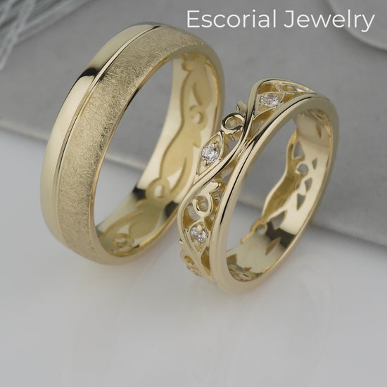 Matching wedding rings set. His and hers bands. Couple wedding bands. Unique gold bands.Floral wedding bands.Gold leaf and vine wedding band. Nature wedding rings. Unique rings set