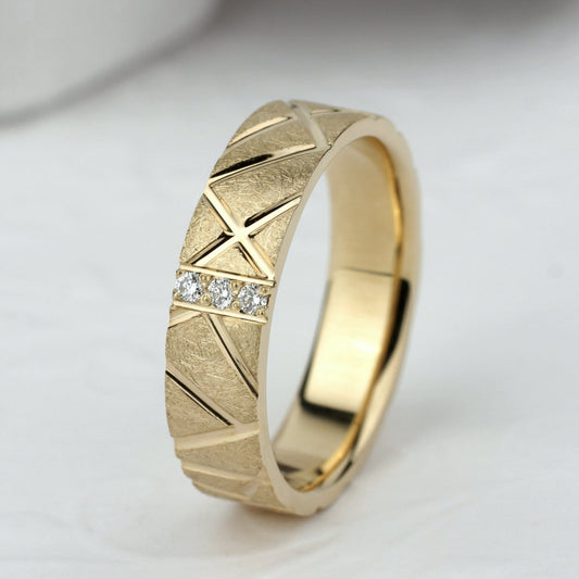 Unique women wedding band with diamonds. Gold ring for women. Gold wedding band women. Wedding bands female. Yellow gold wedding band women