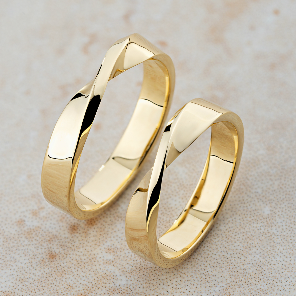Matching Mobius Wedding Bands. His and Hers Mobius wedding rings set. Gold Mobius Rings. Couple rings set. His and hers matching wedding bands. Gold wedding rings