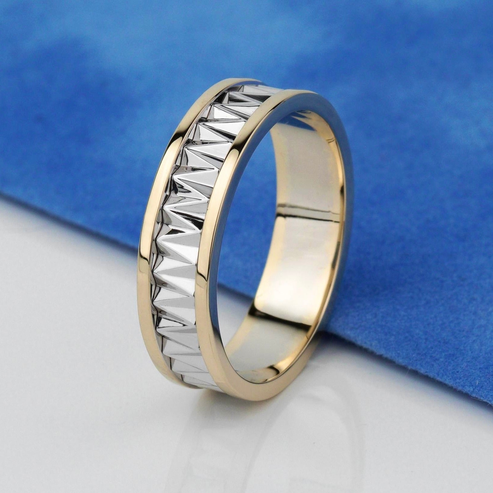 Unique gold wedding bands. Gold wedding bands for couples. Solid gold wedding rings set. Matching wedding bands. Modern wedding bands. Unique gold rings