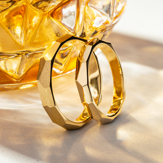 Couple wedding bands. Unique wedding rings. Facette wedding bands. Gold wedding rings set. His and hers wedding bands. Matching wedding rings set. 
