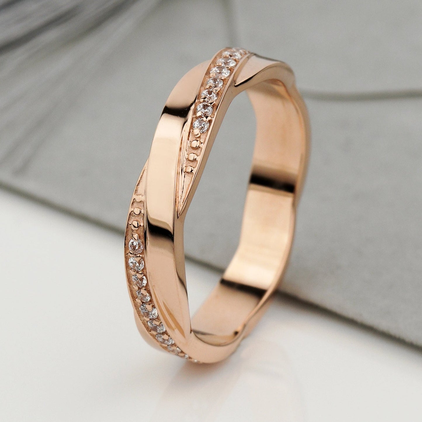 Women's wedding band with diamonds. Gold ring for women. Diamond wedding band women. Wedding bands female. Rose gold wedding band women. Unique gold ring. Twisted gold band