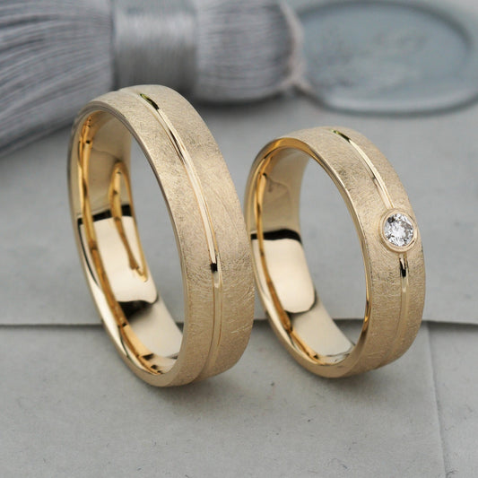 Matte brushed wedding rings set. Gold wedding bands set. Couple wedding rings. Unique wedding bands. His and hers wedding rings. Matching rings for couples. Solid gold bands. Gold wedding rings with diamond